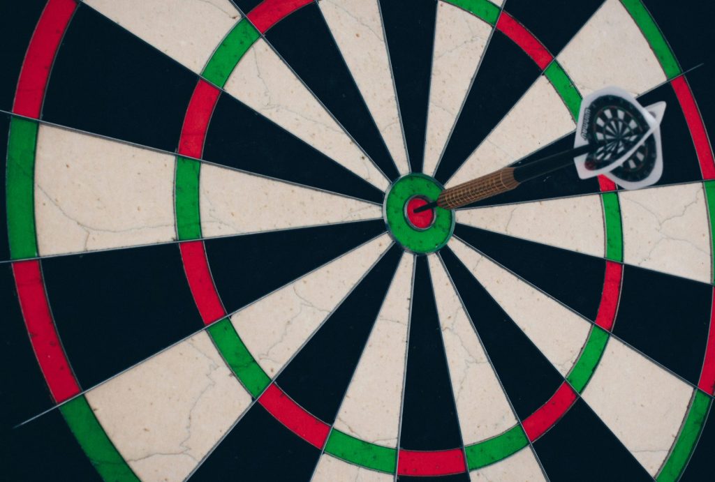 Tir sur cible : quelle arme choisir pour débuter et progresser ?